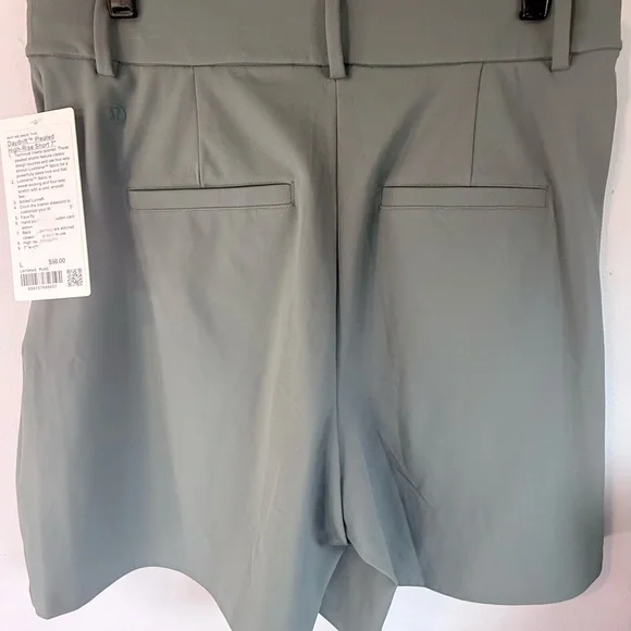 NWT lululemon athletica Daydrift Pleated High-Rise Short 7” - Picture 3 of 5